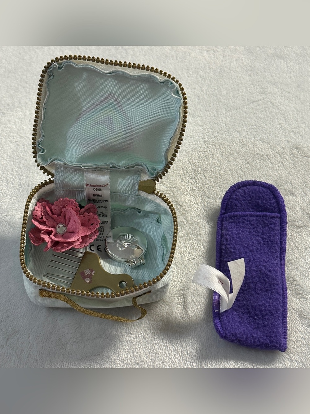 AMERICAN GIRL gabriela mcbride showtime makeup zipper case and accessories